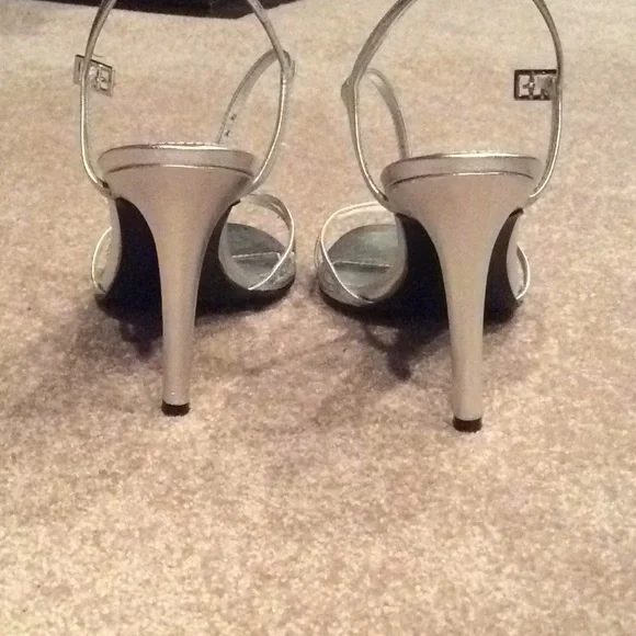 Ralph Lauren silver metallic shoes, sandals, heels open toe, 9m - Picture 7 of 8